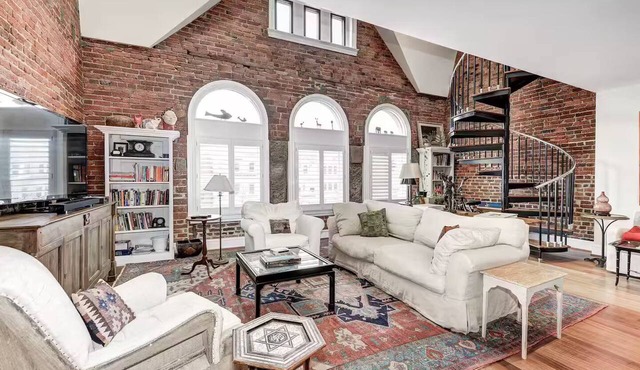 DuPont Duplex 2beds/2baths, stylish, cozy- unit401