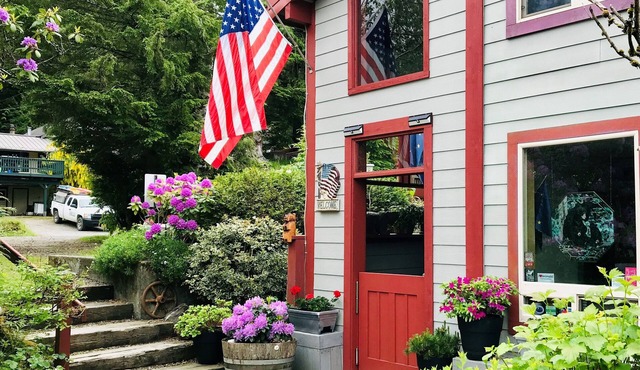 Eagles Nest your Private, Getaway, Apartment
