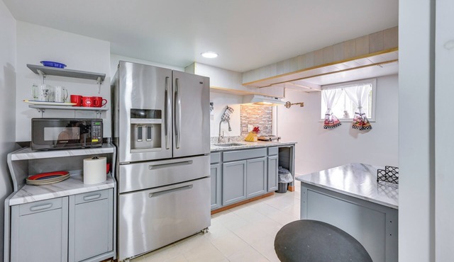 East Hartford Studio ~ 4 Mi to Downtown Hartford!