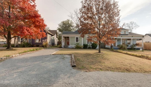 East Nash 3BR Fenced Yard , Deck , Parking , Pets