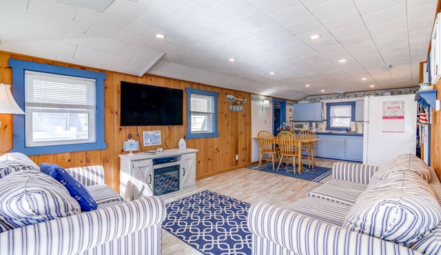 East Wareham Waterfront Cottage w/Private Dock!