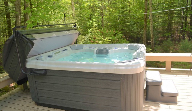 Eastman Home with Hot Tub & 3BR, 6 Beds