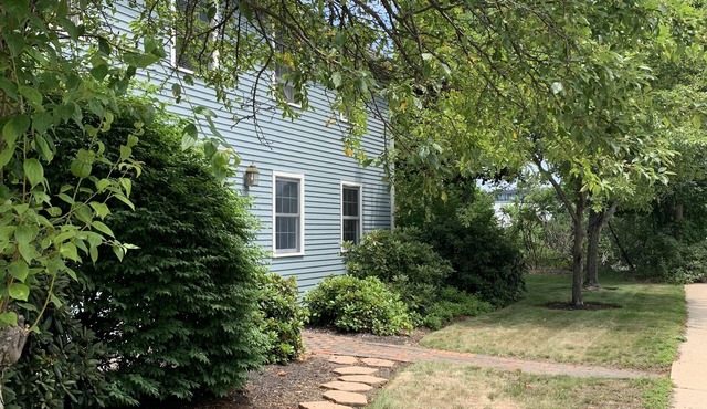 Easy get away! Easy downtown access in Portsmouth!