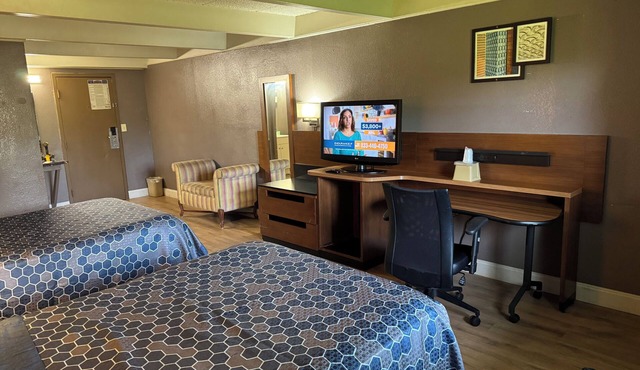 Economy Inn North Randall