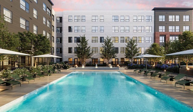 Elegant 2BR - 2BA Oasis with Pool & Gym