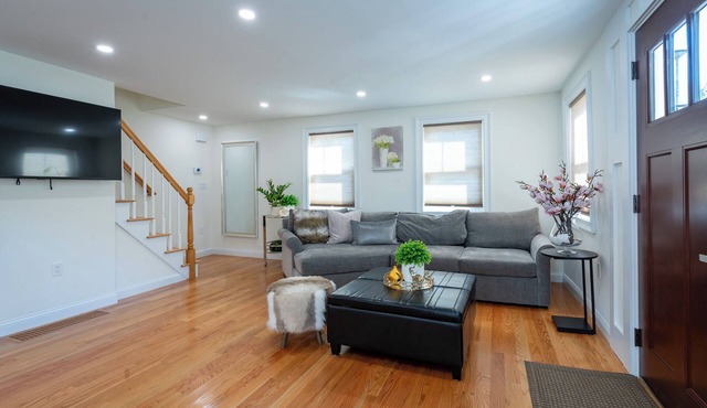 Elegant 4BR/3BR Home w/Yard & 4 Parking in Dedham