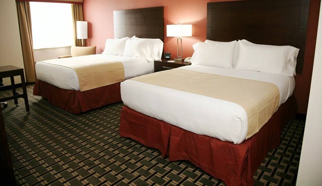 Elegant Rm for Group Travel! W/ Restaurant & Bar