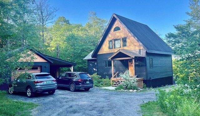 Elegant Ski-in Ski-out House at Bolton Valley Resort