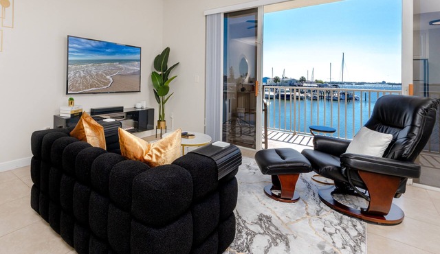Elegant Waterfront Place for Two/Boca Ciega Resort