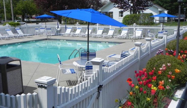 Elmwood Resort Hotel