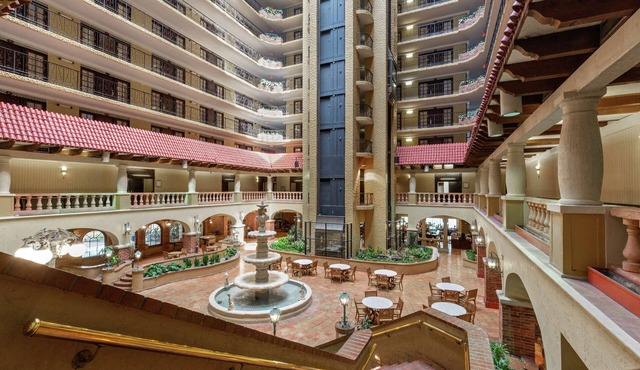 Embassy Suites by Hilton Kansas City Plaza