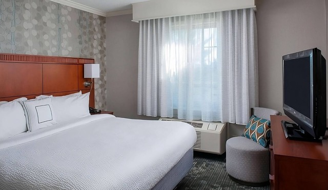 Enjoy a Hassle-Free Stay! Pet-Friendly, Close to Merrimack Repertory Theatre