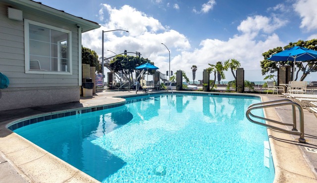 Ensuring a Very Memorable Stay! Private Balcony & Kitchen! Onsite Pool!