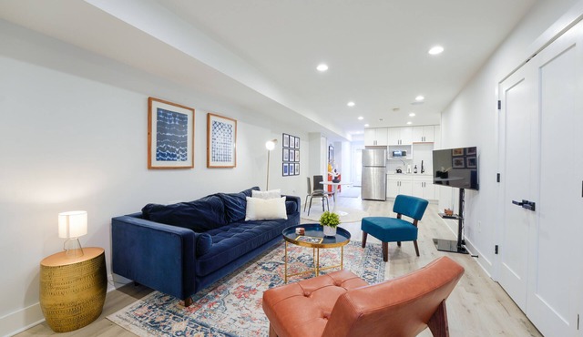 Entire 2-BR DC Guest House with Patio