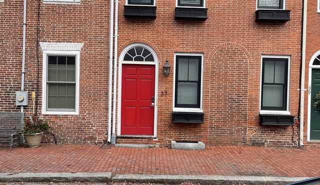 Entire condo center of downtown Newburyport