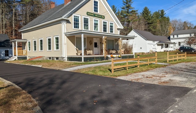 Entire house: 5 bedrooms, 5.5 bathroms
