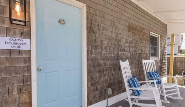 Entire Ocean Boulevard property, steps to beach!