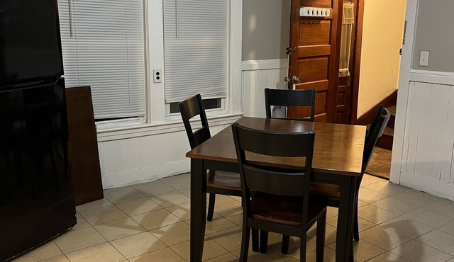 Entire Rental unit 5 bed 1.5 bath