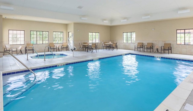 Equipped Suite | Free Daily Breakfast, Shared Hot Tub + Pool