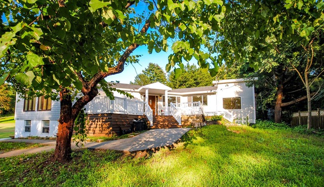 "Escape to Saugerties: Your Perfect Upstate Getaway"