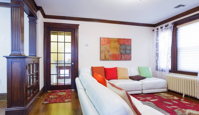 European style 3 Bed/2 Bath close to all (20 min to Back Bay/Copley Sq.)