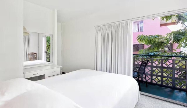 Everything You Need for a Great Stay! Outdoor Pool, Pets Are Welcome Here!