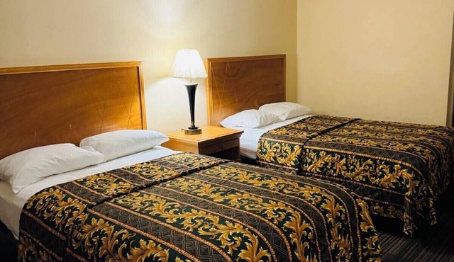 EXECUTIVE INN