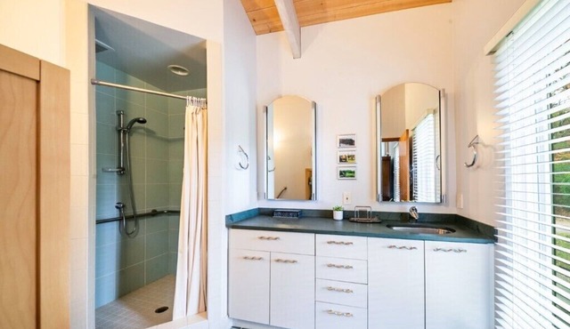 Expansive 3-bedroom house in lovely Williston VT with pastoral views