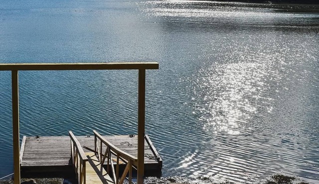 Expansive Midcentury Damariscotta River home