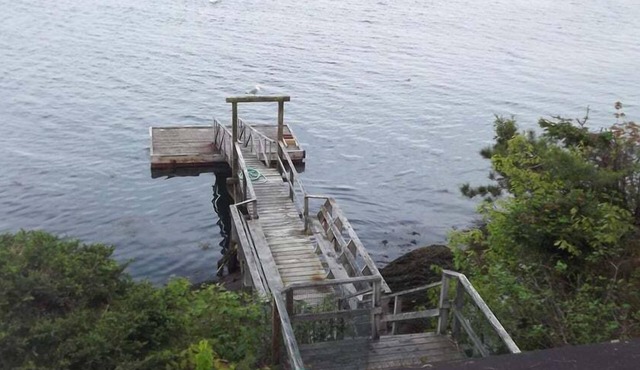 Experience coastal charm at the Pine Cliff Dweller in Southport, ME.