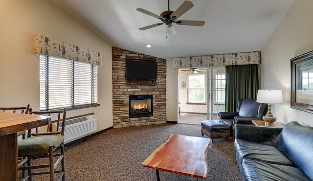Experience Rustic Elegance & Comfort in Delightful Columbia! Parking