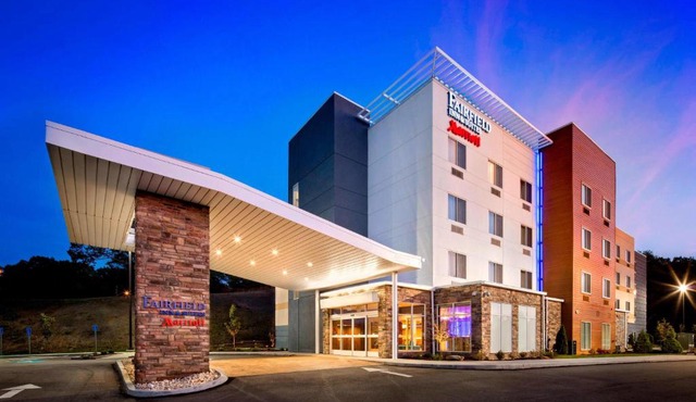 Fairfield Inn and Suites by Marriott Monaca