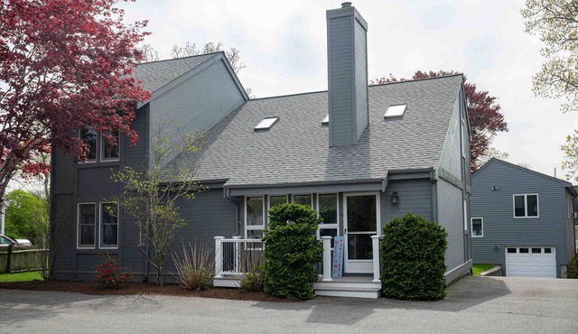 Falmouth Heights, Gourmet Kitchen, A+ Location, Walk to everything, Family Fun