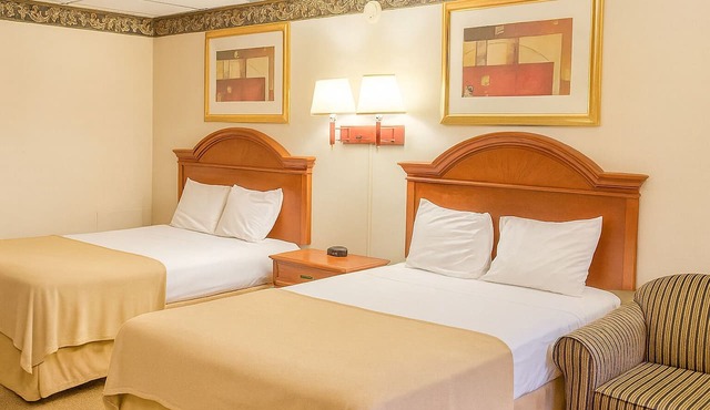 Family Adventure Trip! 3 Comfortable Units w/FREE Breakfast, Near Giant Center!