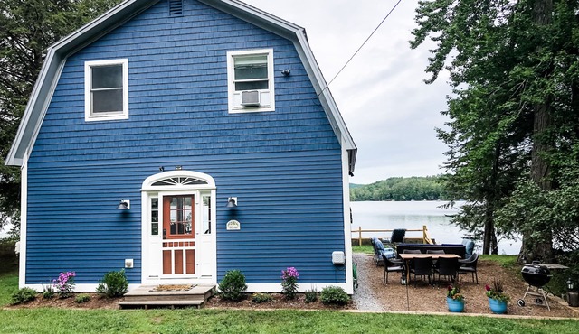 Family & Dog-Friendly Lakeside Retreat 15-min to Mount Sunapee