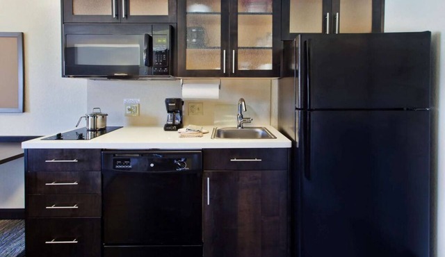 Family-friendly Haven! 3 Spacious Units, Pet-friendly Property, Full Kitchen!