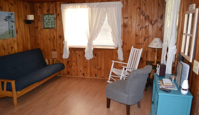 Family Friendly New Hamsphire Cottage Located On Lake Winnisquam