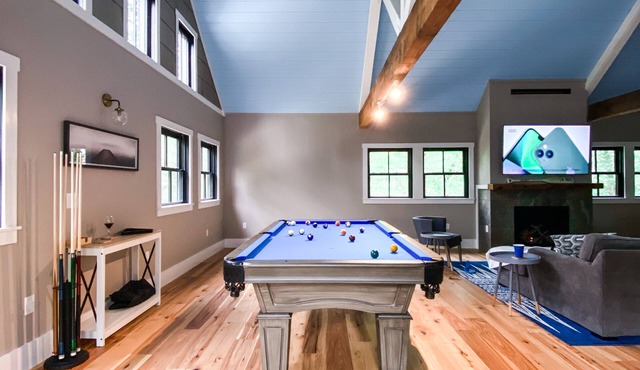 Family Friendly Newfound Lake Home, Sleeps 10, Pool Table, Kayaks & Paddleboards