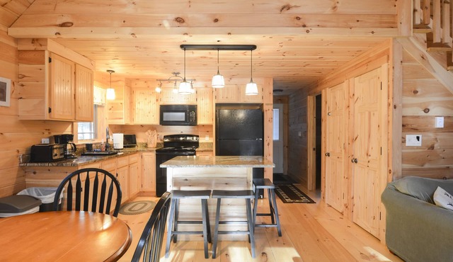 Family Friendly Rustic Newly Renovated Cabin Abutting The White Lake State Park.