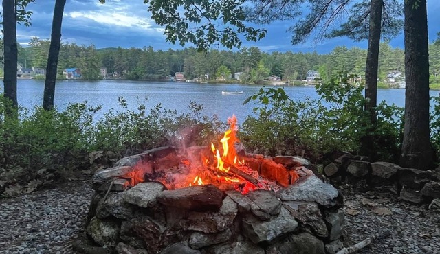 Family, Kid Heaven- lakefront adventure- spacious log cabin, cook's kitchen!