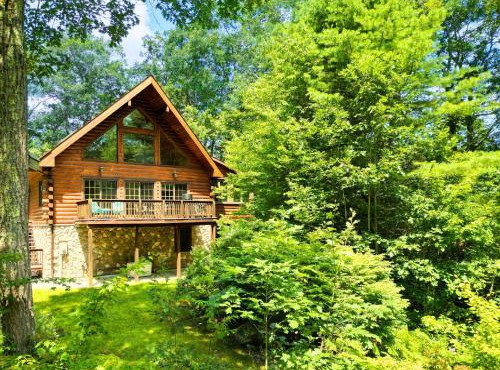 Family Lake Retreat Sauna, Deck & Games
