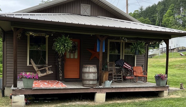 Farm Charm near New River National Park
