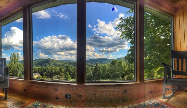 Farmhouse in the mountains, easy drive to Jay Peak