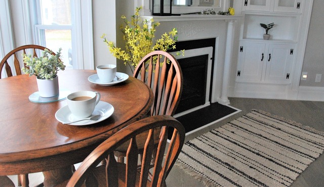 Farmhouse Oasis + Dog Friendly + Fireplace