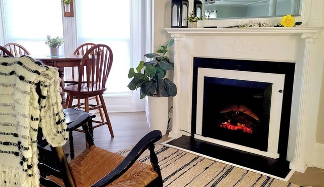 Farmhouse Oasis |Washer/Dryer| Fireplace