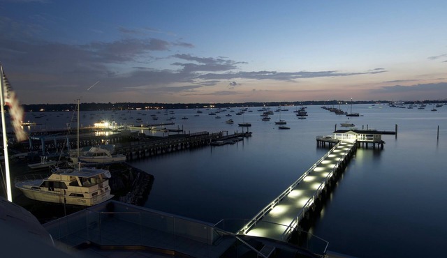 Fathoms Hotel & Marina