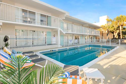 Fin's Inn & Suites