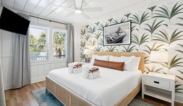 Folliday Inn - The Consul - Room 21