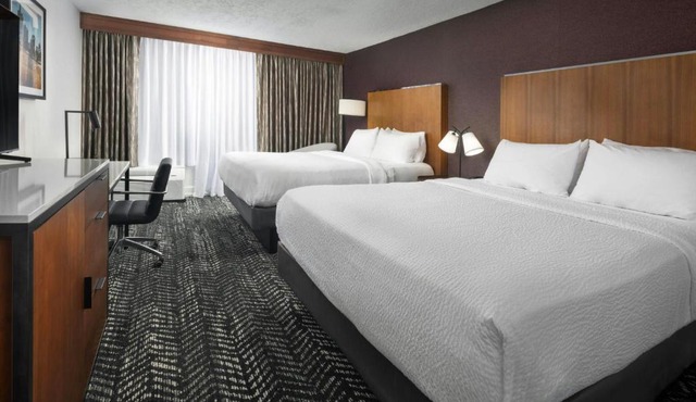 Four Points by Sheraton Kansas City Airport