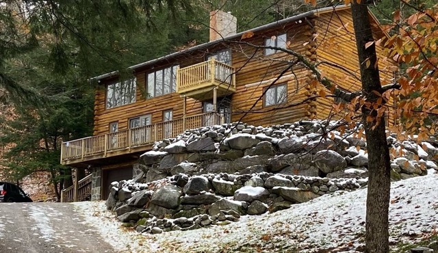 Fox Ridge - White Mtn. Elegance - EV charging on site - Waterville Valley Ski